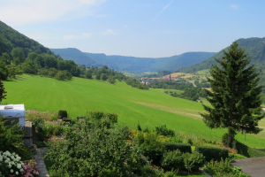 valley-between-geislingen-an-der-steige-and-bad-berkingen_7748633734_o